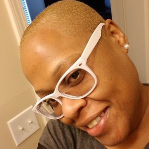 Meet your Posher, Elisa